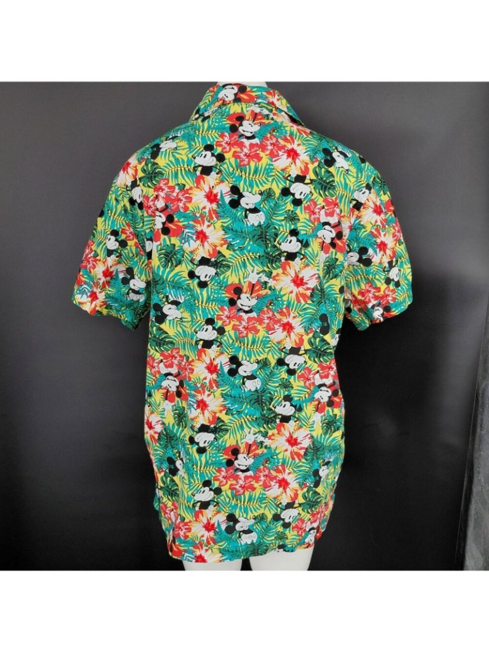 Disney Shirt Mens Medium Mickey Mouse Hawaiian Tropical Button Up Travel Dad - Picture 6 of 12